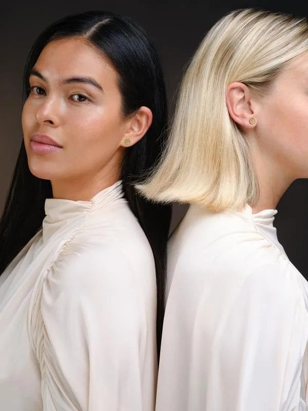 Penta Power Jewel Earrings Modelle Rücken an Rücken.jpg
